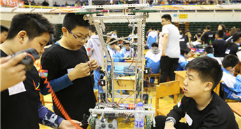 Over 1,600 teenagers devoted to robot innovation