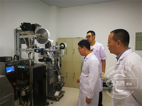 1511146796118082889.png eca86bd9ddc71b36da090d.png