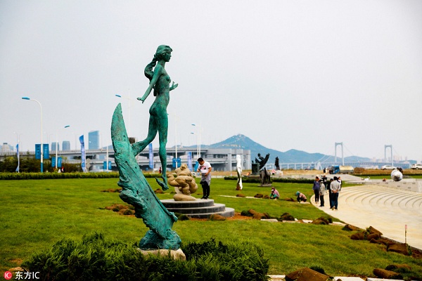 1538965511881065225.jpg 雕塑2.jpg