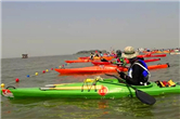 Kayaking competition splashes Taihu Lake