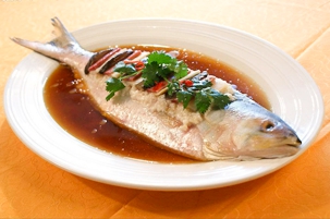 Steamed hilsa herring
