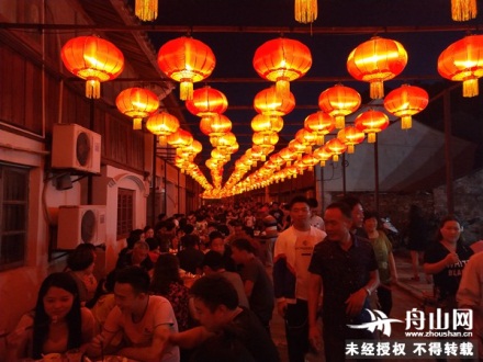 Thousand-people banquet seats 3000 in Dongsha Ancient Town