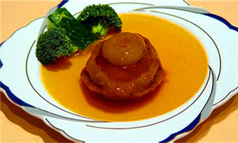Braised abalone in sauce (原壳鲍鱼/Yuan Ke Bao Yu)