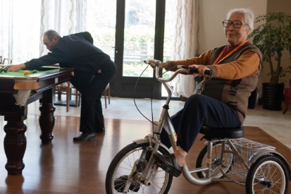 Shanghai to double community senior care centers by 2022