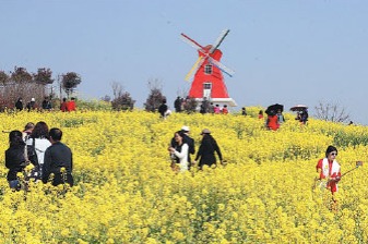 China issues guideline to boost rural industries