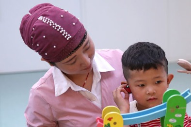 Beijing charity bazaars help disadvantaged children from poor families in Gansu
