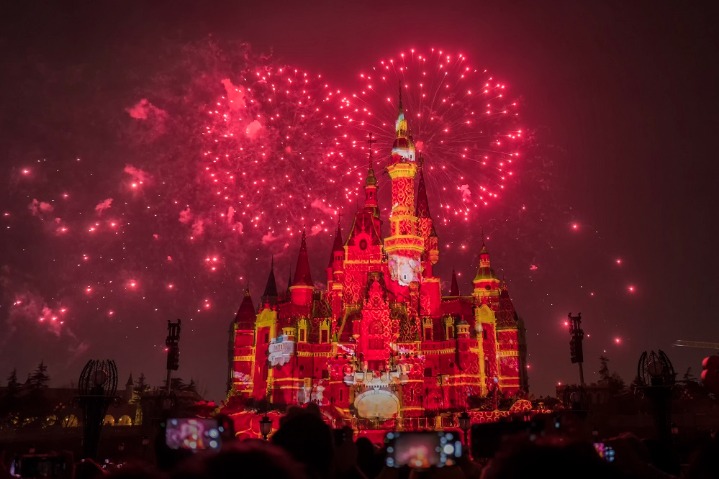 Fireworks add to gaiety of Shanghai Disneyland