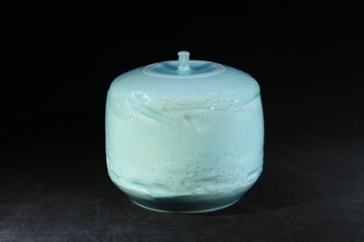 Exhibition shows inheritance and innovation of Longquan celadon
