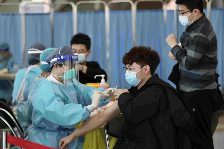 China to promote COVID-19 vaccinations on campus