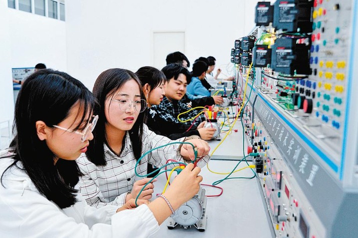 China to improve employment benefits for technical school graduates