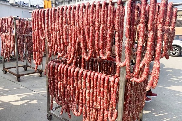 Aroma of preserved meat fills Yangzhou
