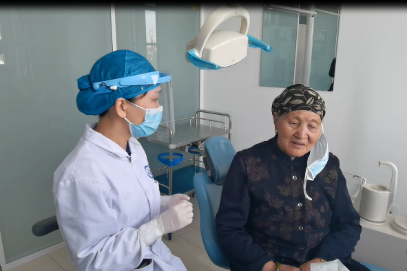 Elderly in Ningxia enjoy better medical services