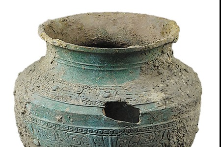 Construction work uncovers buried treasures in Henan's provincial capital