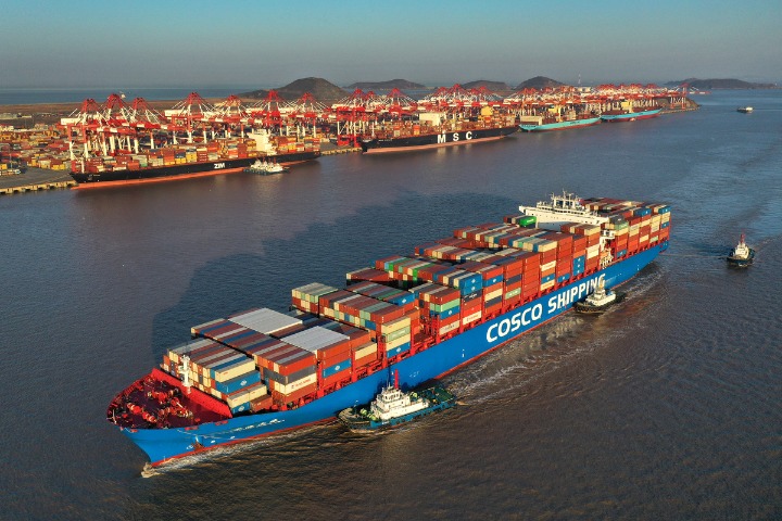 COSCO buys 24.9% stake in Hamburg terminal