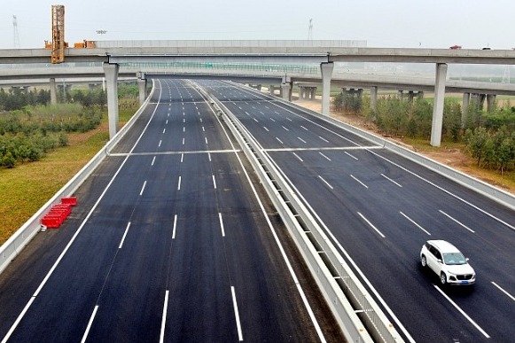 New expressway opens between Beijing and Xiongan New Area