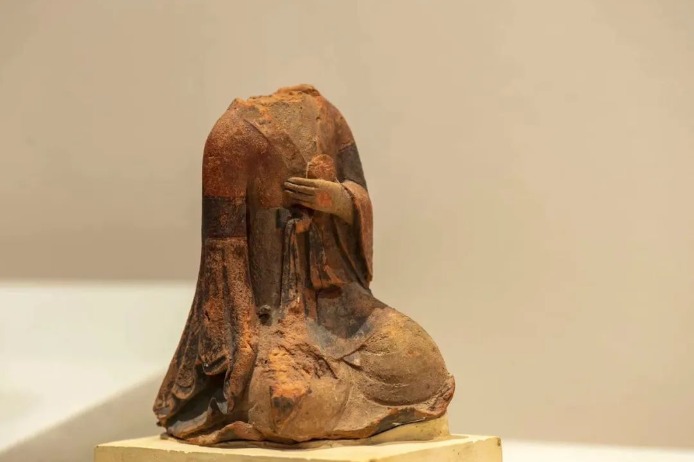 Cultural relics unearthed from Yongning Temple on exhibit in Luoyang