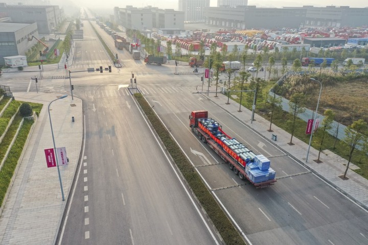 Highway freight service facilitates trade between ASEAN, western China