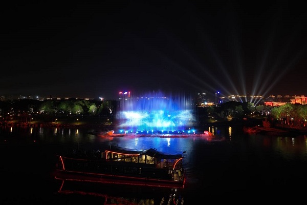 Night tour on Xin'an Lake kicks off in Quzhou