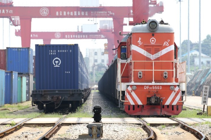 Chinese city sees 15,000th Central Asia freight train trip