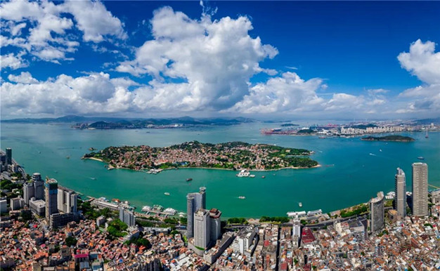 Expats positive about working in Xiamen