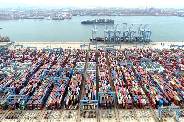Chinese ports' container throughput up 4.8% in first four months