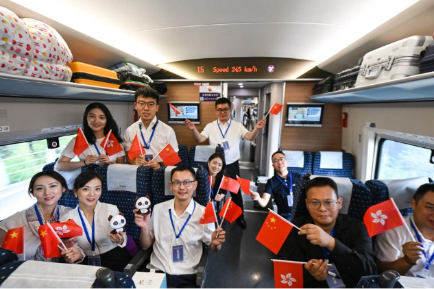New high-speed railway connects Hong Kong, Chengdu