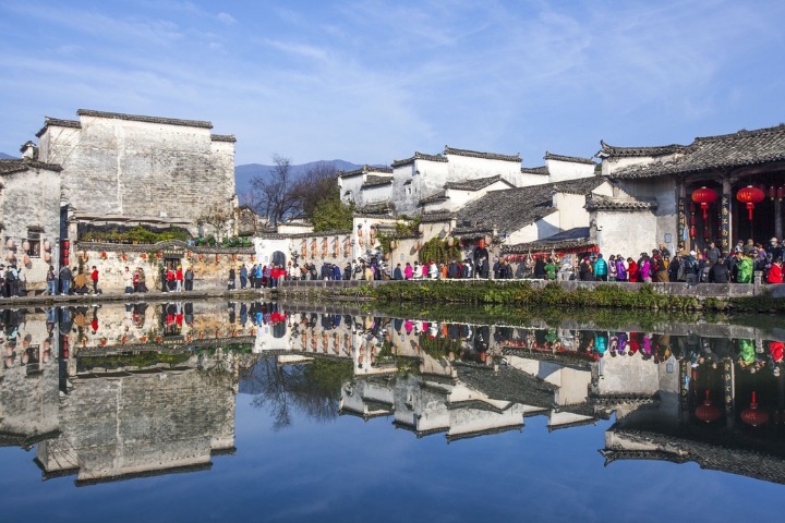 Hongcun scenic area offers free admission for tourists