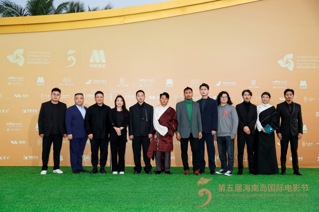 Hainan international film festival holds closing ceremony