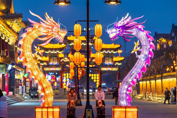 Colorful lanterns herald New Year in Hohhot