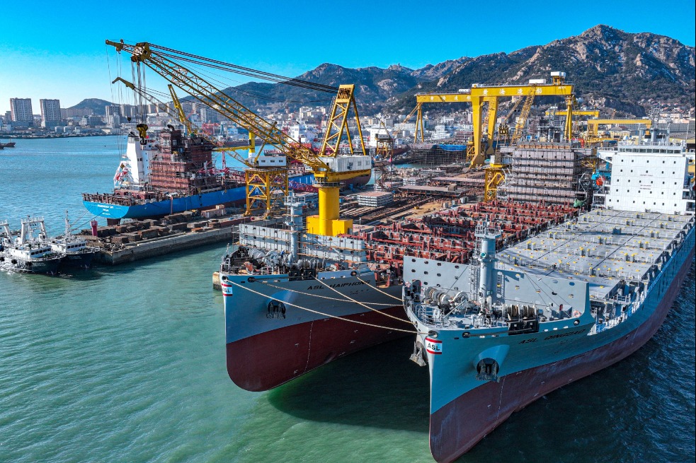 China's shipbuilding industry retains top position worldwide