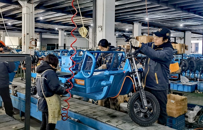Wuxi e-tricycle maker motivated by viral videos