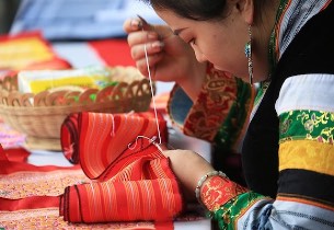 Guizhou's embroidery project helps vitalize rural areas