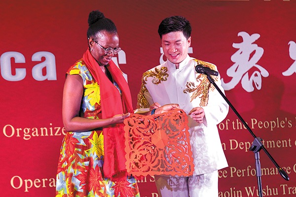Chinese arts troupe enchants Cape Town