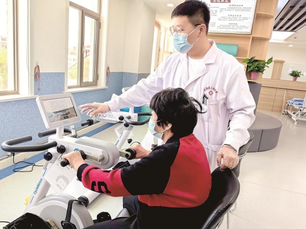 Smart rehabilitation equipment helps Baotou's TCM treatments