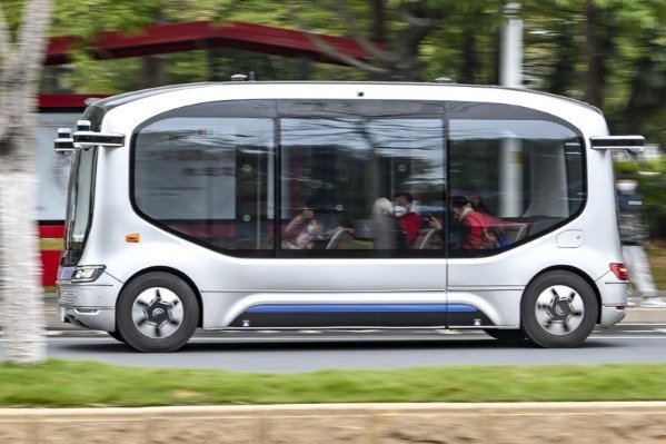 China-made driverless minibus to hit road in Turin, Italy