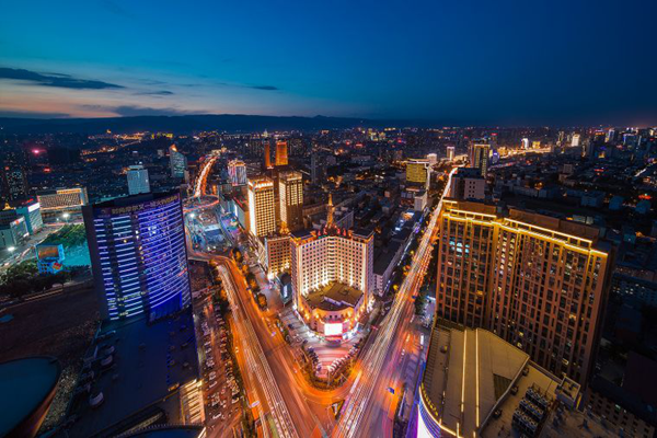 1730106471712051087.png 呼和浩特中山路夜景_副本.png