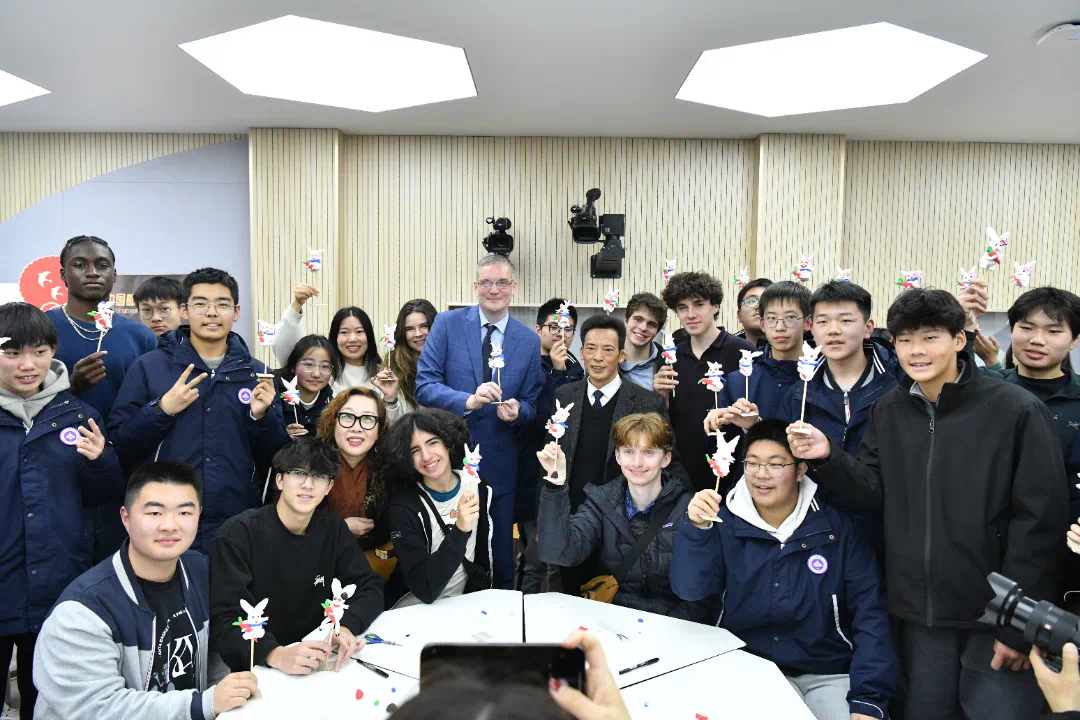 1740536720547091921.jpg 1740536720547091921.jpg