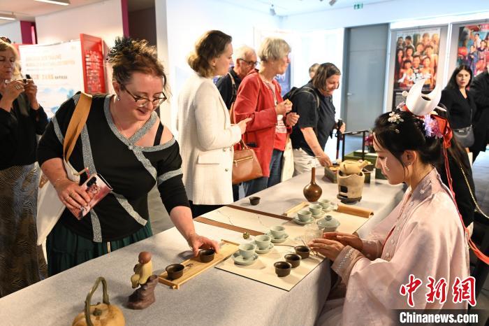 1749448272106060697.jpg 5688f3fc-81a1-4275-81aa-f02a62380e58_zsite.jpg