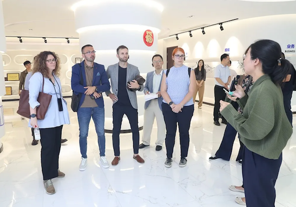 1749458060335041823.png 1930932669348270082_1280px.png