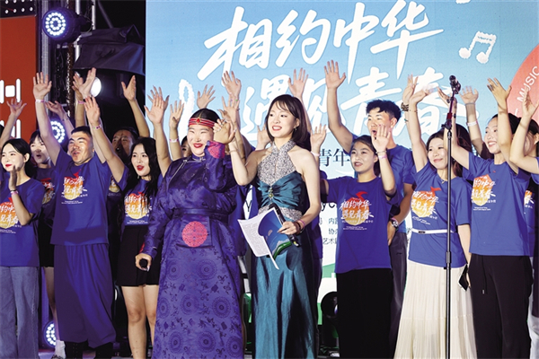 1752569077342050311.jpg 00300910464_77a4da97.jpg