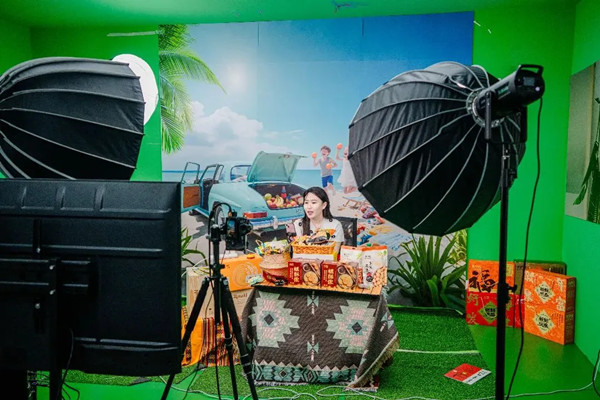 1756888221269097165.jpg 直播.jpg