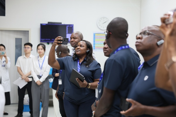 1758008168528064363.jpg 医院.jpg