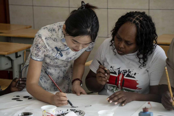 Training program for Kenyans teaching or studying Chinese concludes at Confucius Institute