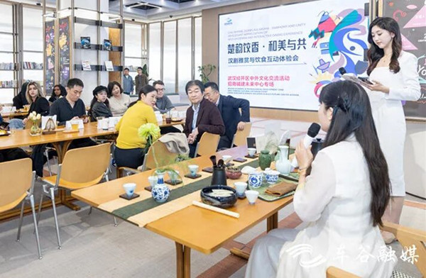 1763371384699078868.jpg 中外文化交流活动_副本.jpg