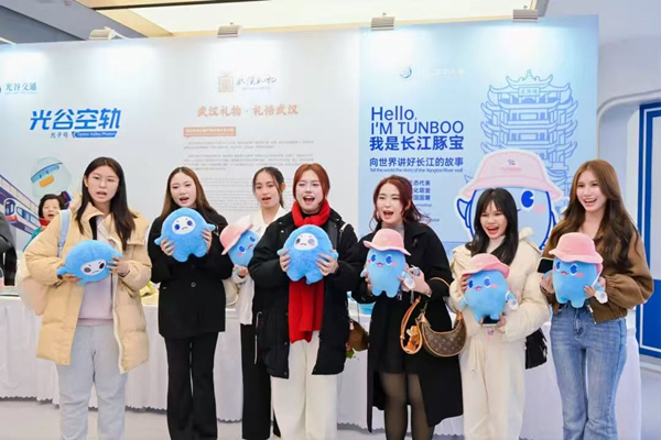 1765438253810036946.jpg 泰国学生2_副本.jpg