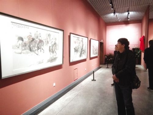 Wang Hongcai exhibits artwork in Baotou
