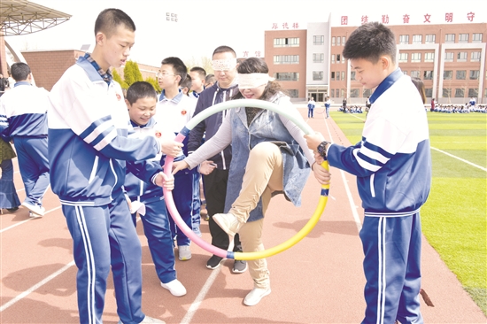 Baotou school hosts open day