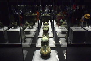 Lushunkou exhibits relics from Fuhao Tomb