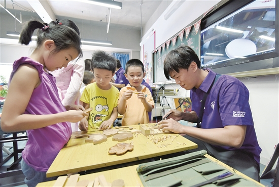 Craftsmen from Taiwan teach courses in Baotou