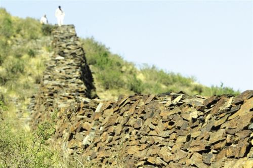 Baotou takes steps to reinforce Great Wall